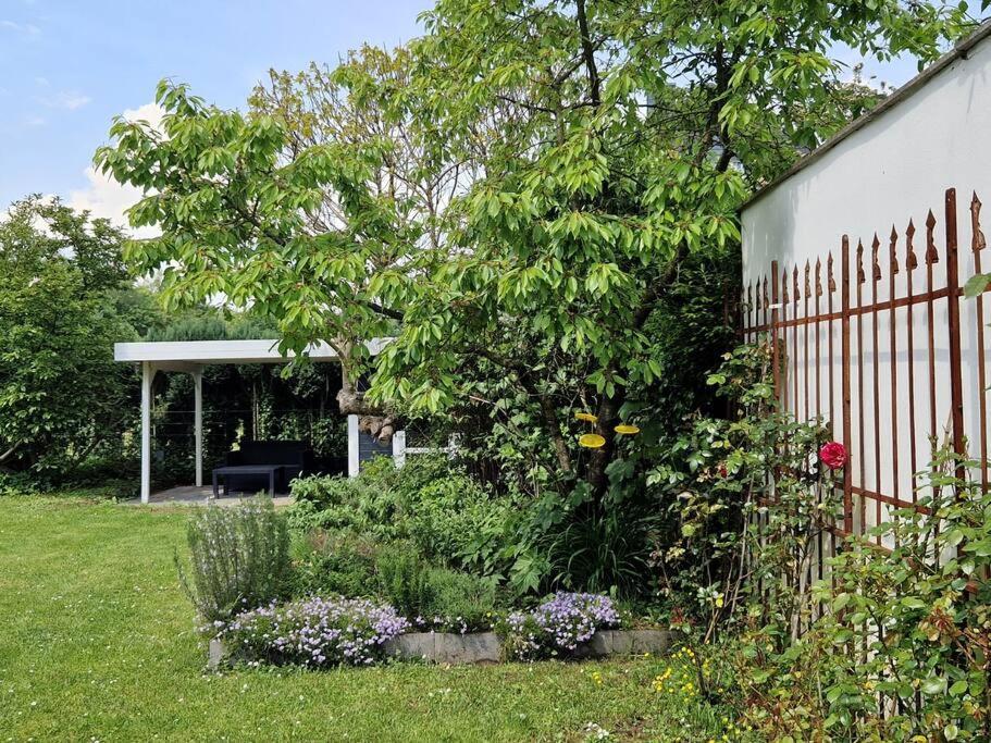 Historische Villa Mit Garten, Luxus Meerbusch Buitenkant foto